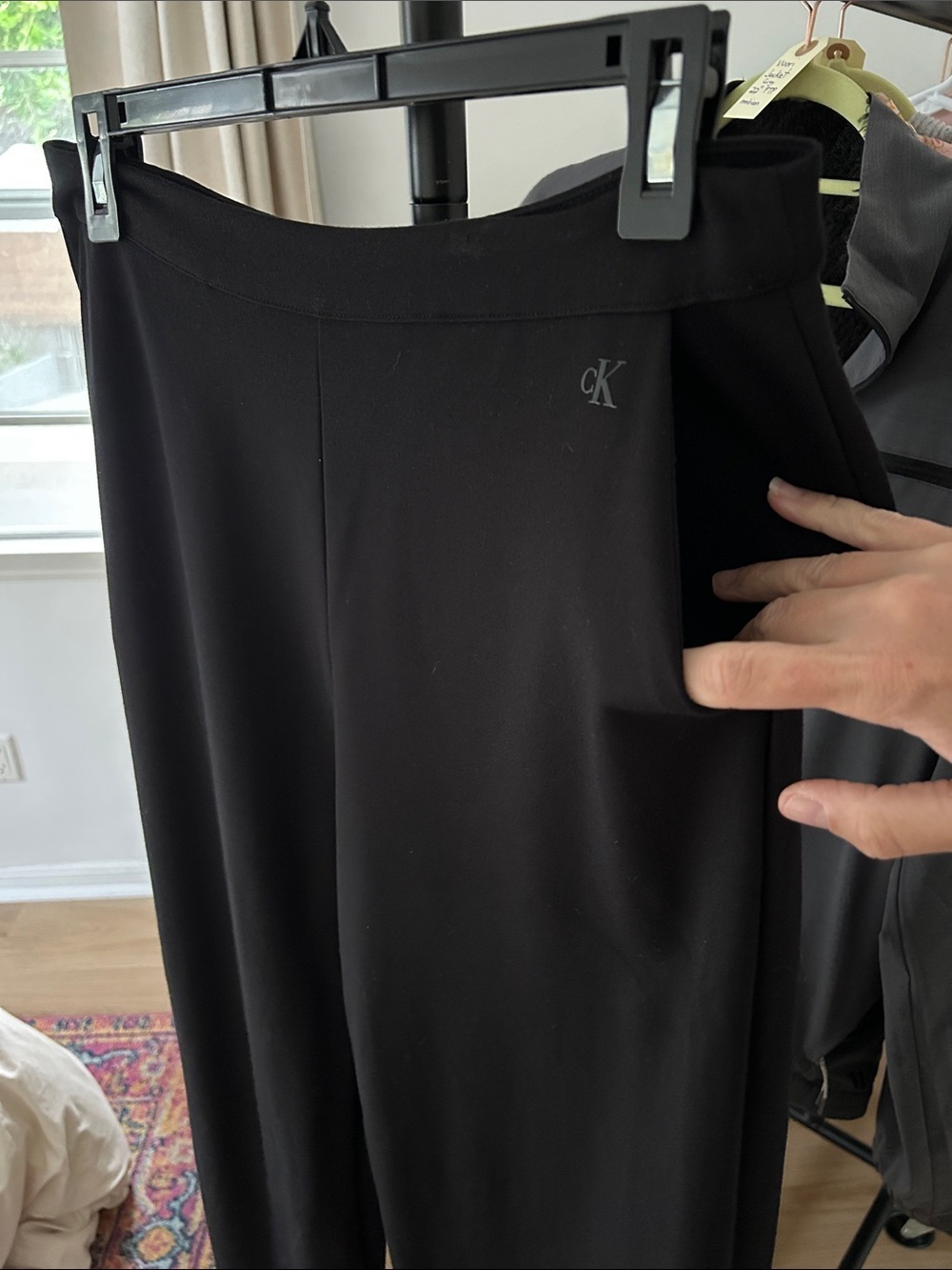 Calvin Klein Relaxed Dress Pant. Size small. 24” inseam. Pockets. Black. - Picture 5 of 5